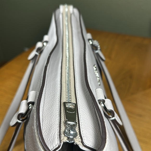 COACH Bay Tote *HTF Color* - Picture 13 of 16